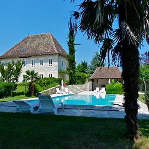 Domaine Du Manoir Bed & Breakfast